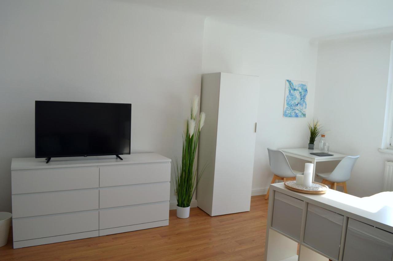 Gemütliches Studio mit Blick auf die Ottakringer Brauerei Apartamento Viena Exterior foto