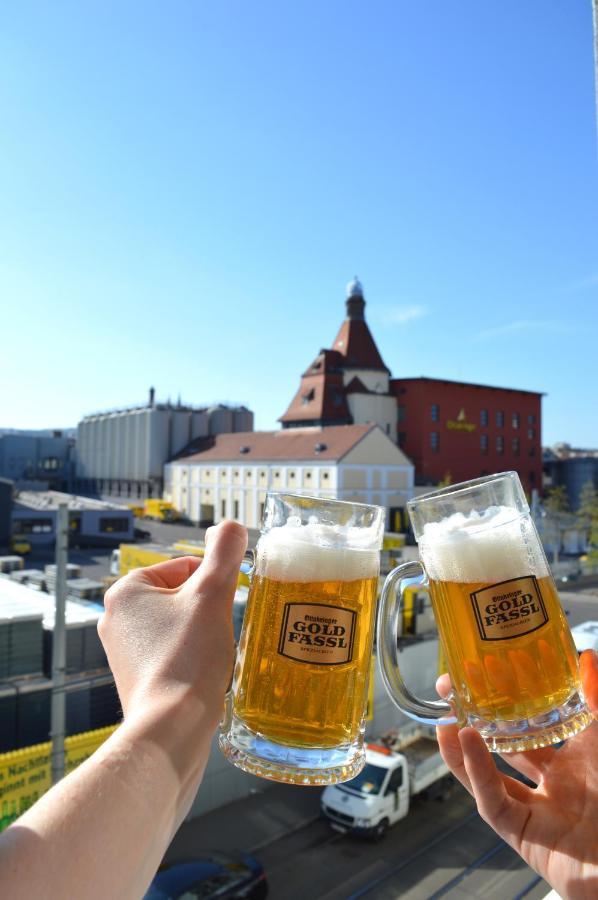Gemütliches Studio mit Blick auf die Ottakringer Brauerei Apartamento Viena Exterior foto
